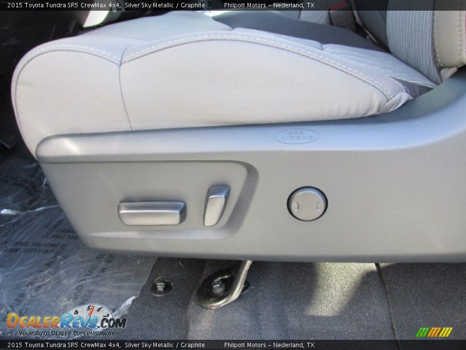 2015 Toyota Tundra SR5 CrewMax 4x4 Silver Sky Metallic / Graphite Photo #28