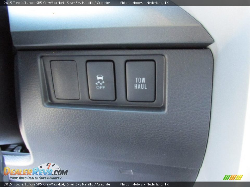 2015 Toyota Tundra SR5 CrewMax 4x4 Silver Sky Metallic / Graphite Photo #35