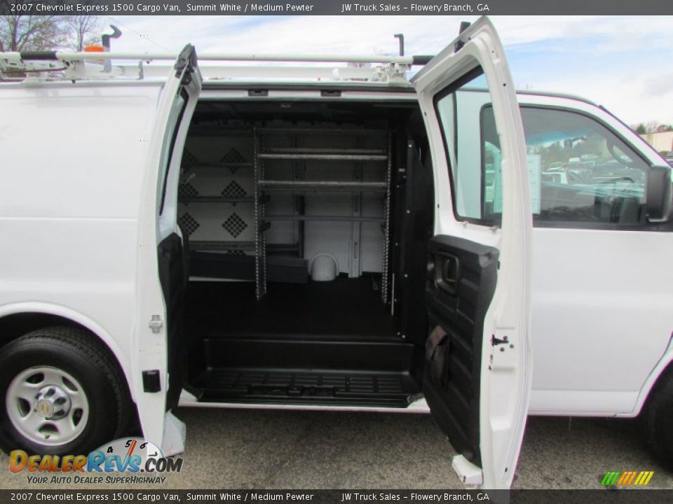 2007 Chevrolet Express 1500 Cargo Van Summit White / Medium Pewter Photo #17