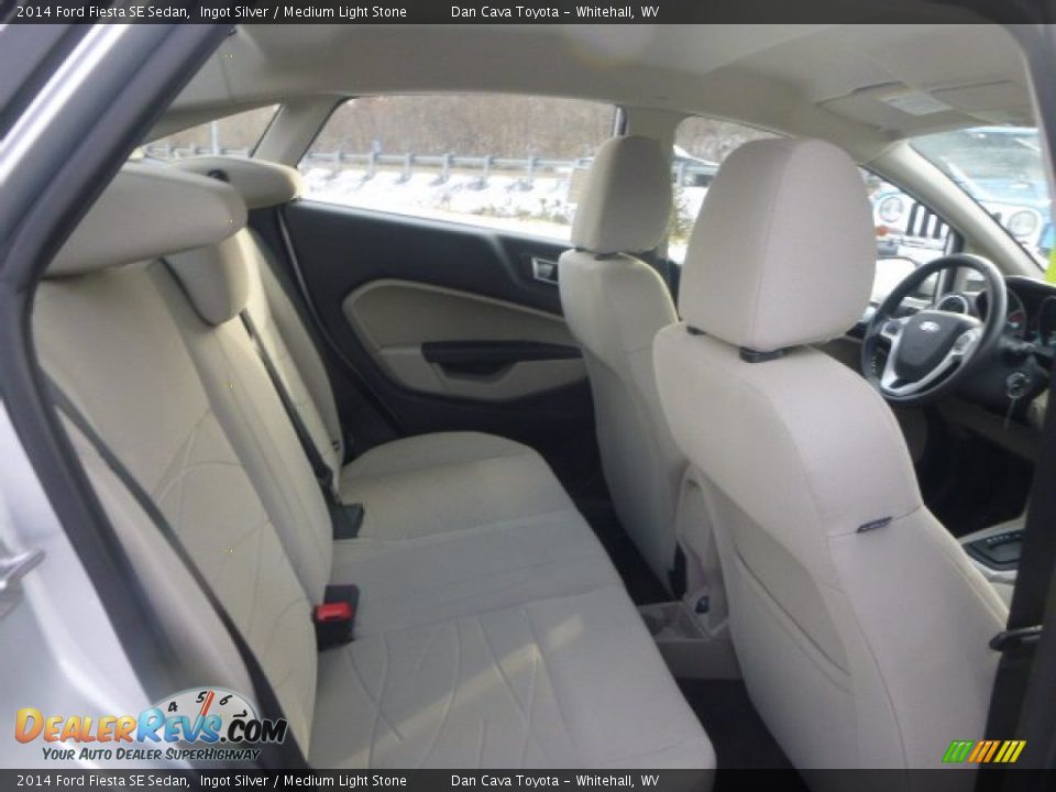 2014 Ford Fiesta SE Sedan Ingot Silver / Medium Light Stone Photo #11