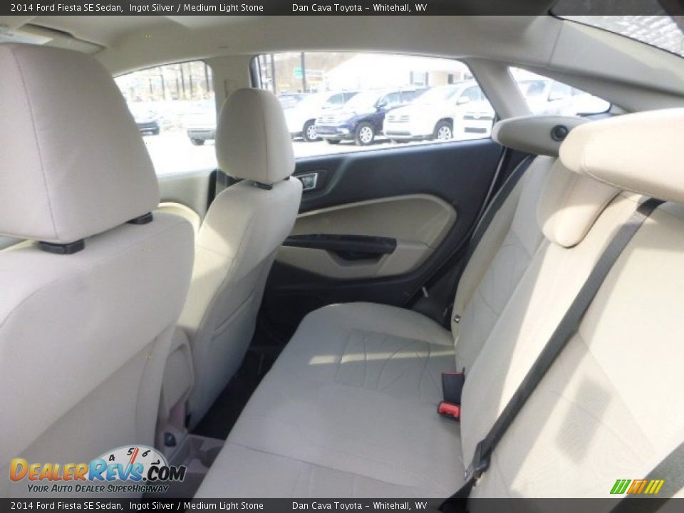 2014 Ford Fiesta SE Sedan Ingot Silver / Medium Light Stone Photo #13