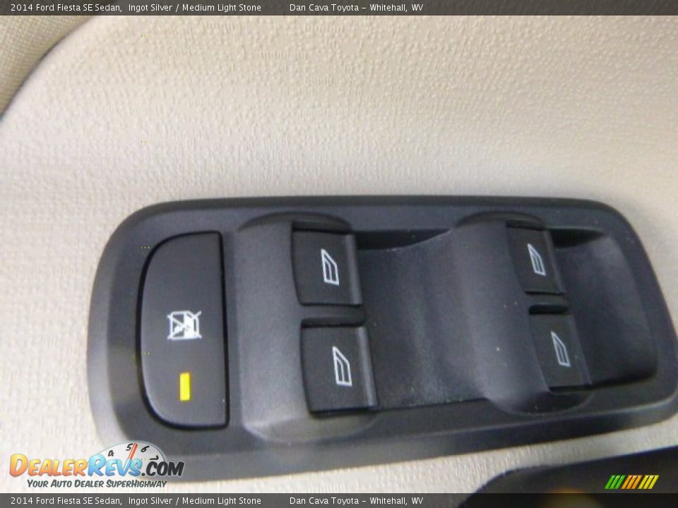2014 Ford Fiesta SE Sedan Ingot Silver / Medium Light Stone Photo #15
