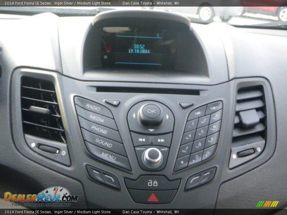 2014 Ford Fiesta SE Sedan Ingot Silver / Medium Light Stone Photo #18