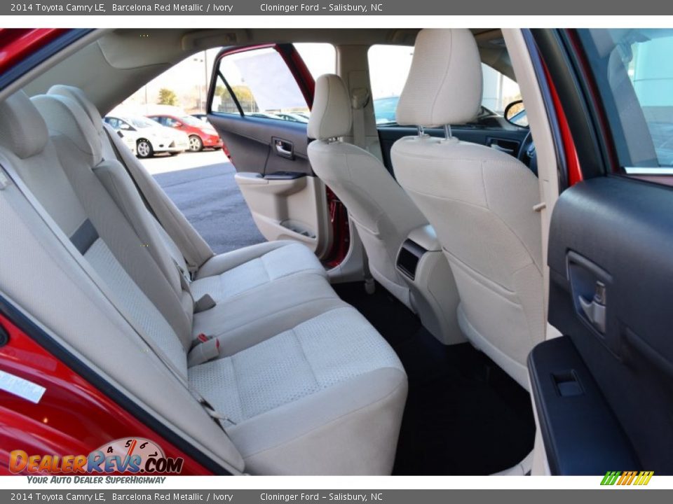 2014 Toyota Camry LE Barcelona Red Metallic / Ivory Photo #14