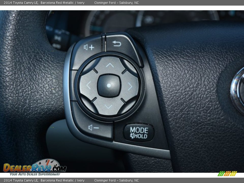 2014 Toyota Camry LE Barcelona Red Metallic / Ivory Photo #23
