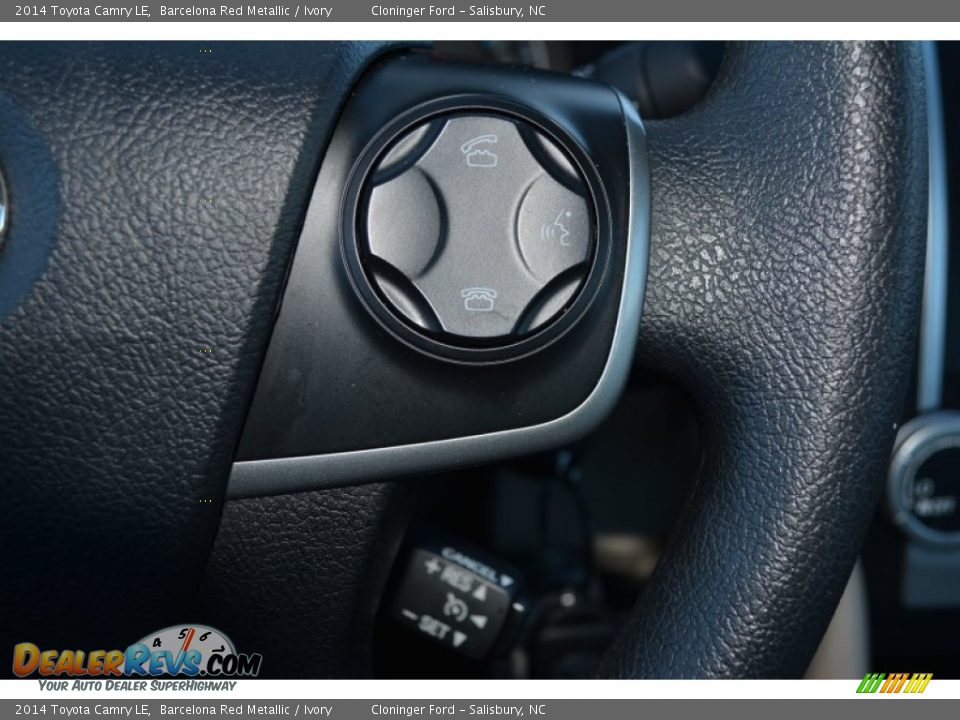 2014 Toyota Camry LE Barcelona Red Metallic / Ivory Photo #24