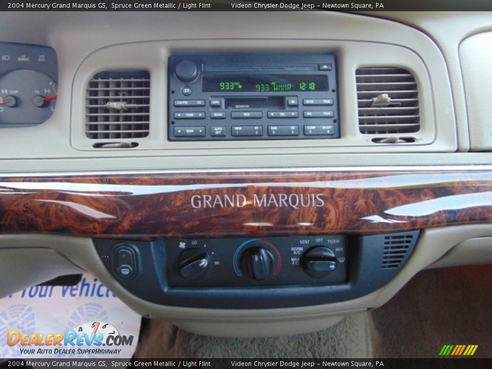 2004 Mercury Grand Marquis GS Spruce Green Metallic / Light Flint Photo #23