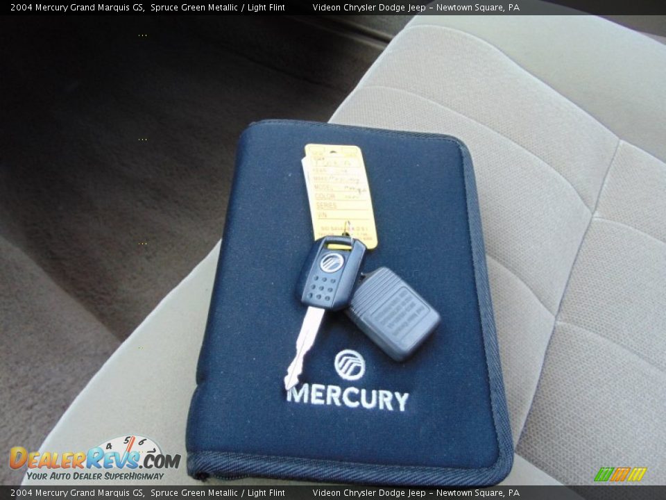 2004 Mercury Grand Marquis GS Spruce Green Metallic / Light Flint Photo #24