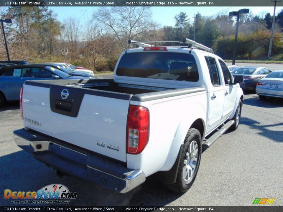 2010 Nissan Frontier LE Crew Cab 4x4 Avalanche White / Steel Photo #3
