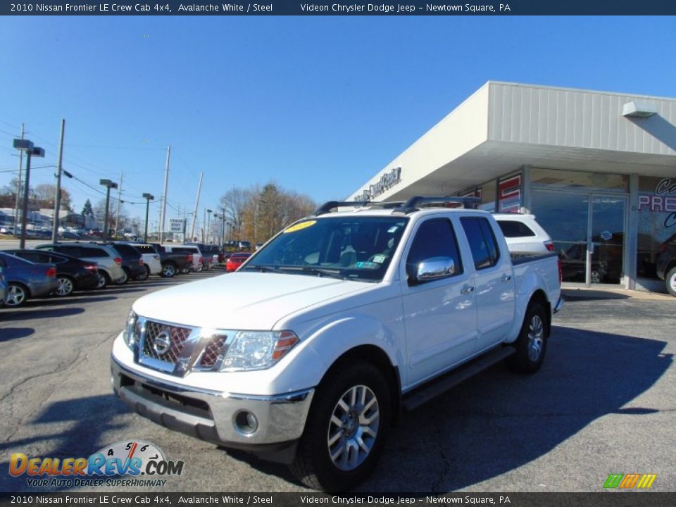 2010 Nissan Frontier LE Crew Cab 4x4 Avalanche White / Steel Photo #7