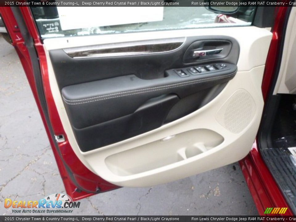 2015 Chrysler Town & Country Touring-L Deep Cherry Red Crystal Pearl / Black/Light Graystone Photo #11