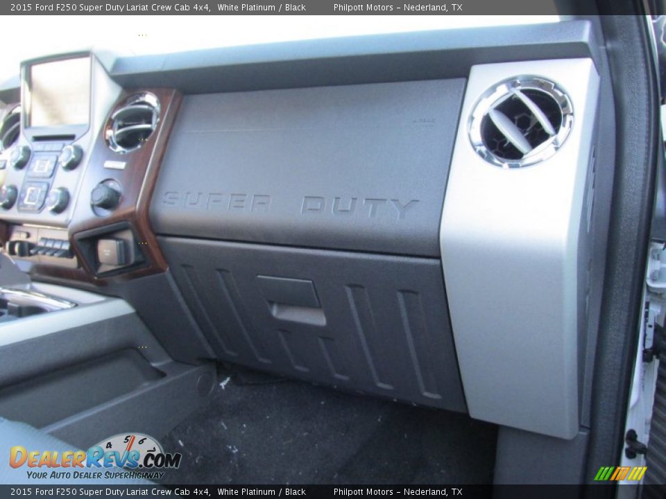 2015 Ford F250 Super Duty Lariat Crew Cab 4x4 White Platinum / Black Photo #20