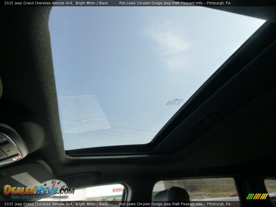 2015 Jeep Grand Cherokee Altitude 4x4 Bright White / Black Photo #17