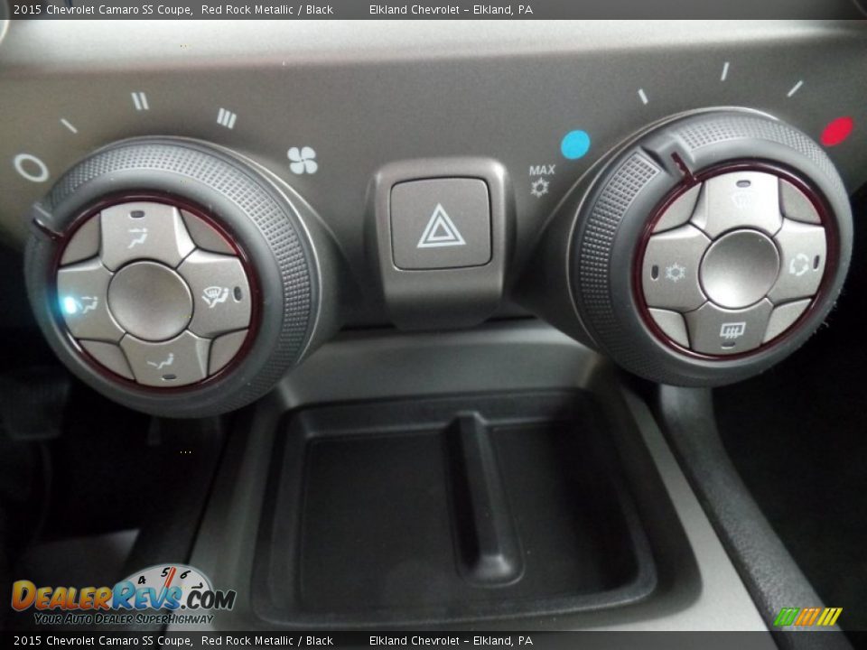 Controls of 2015 Chevrolet Camaro SS Coupe Photo #32