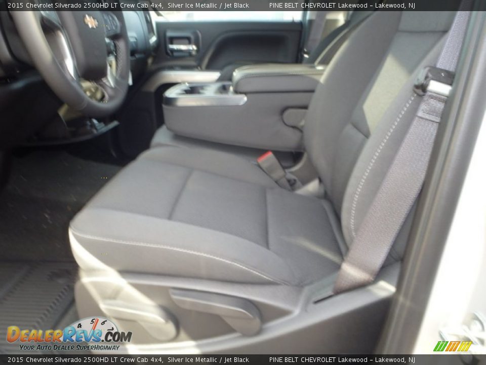 2015 Chevrolet Silverado 2500HD LT Crew Cab 4x4 Silver Ice Metallic / Jet Black Photo #3