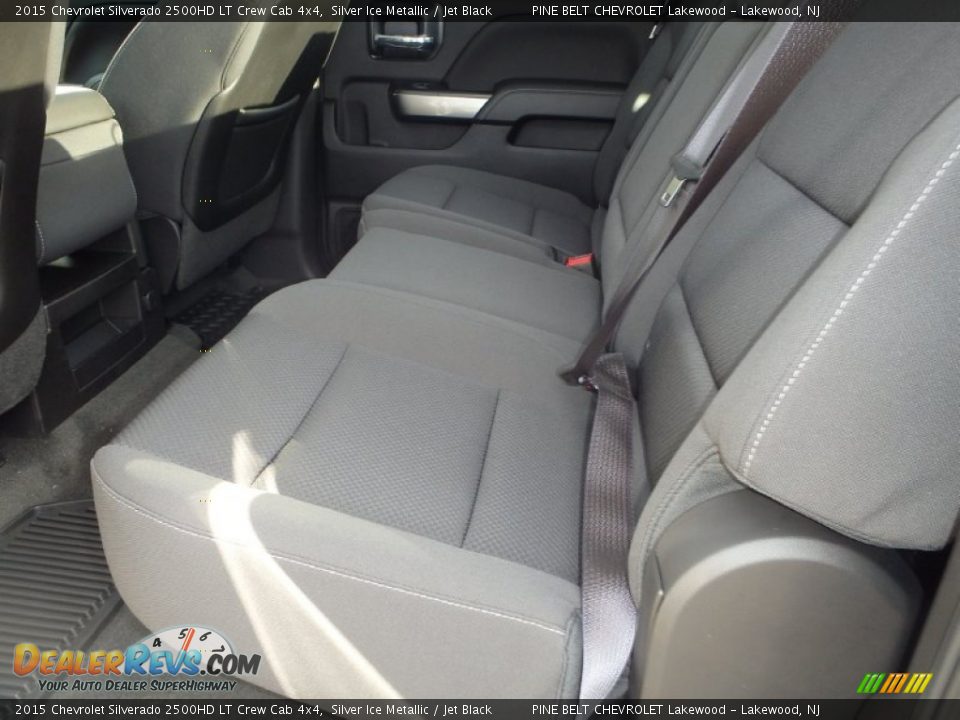 2015 Chevrolet Silverado 2500HD LT Crew Cab 4x4 Silver Ice Metallic / Jet Black Photo #4