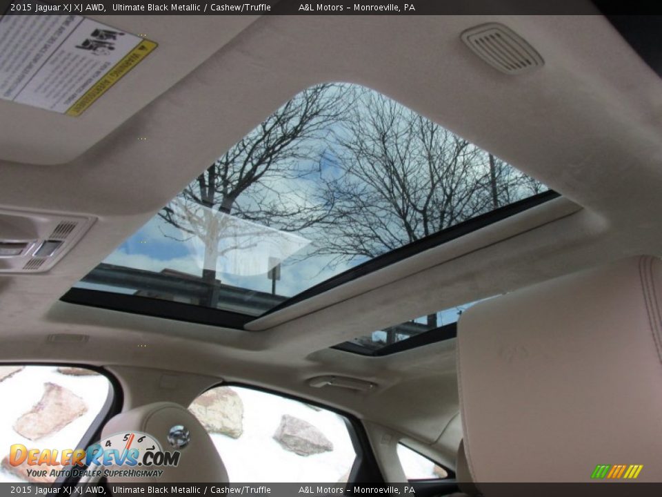 Sunroof of 2015 Jaguar XJ XJ AWD Photo #13
