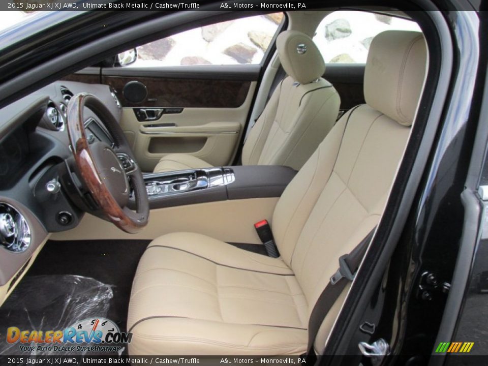 Front Seat of 2015 Jaguar XJ XJ AWD Photo #14