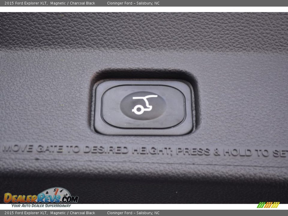 2015 Ford Explorer XLT Magnetic / Charcoal Black Photo #11