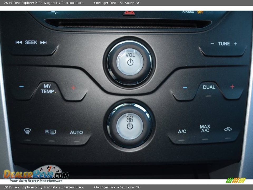 2015 Ford Explorer XLT Magnetic / Charcoal Black Photo #19