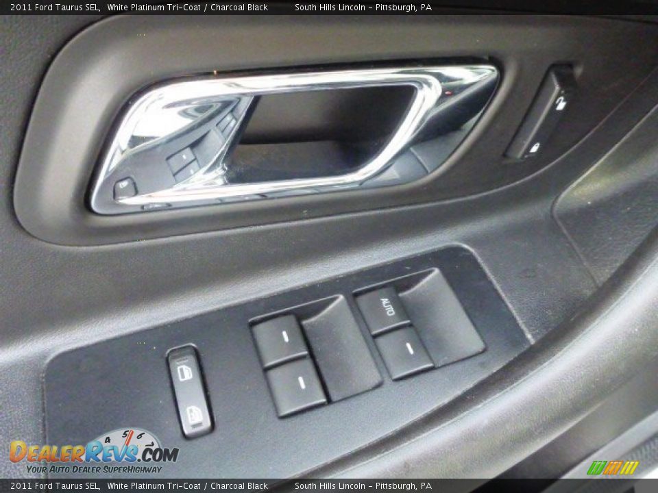 2011 Ford Taurus SEL White Platinum Tri-Coat / Charcoal Black Photo #17