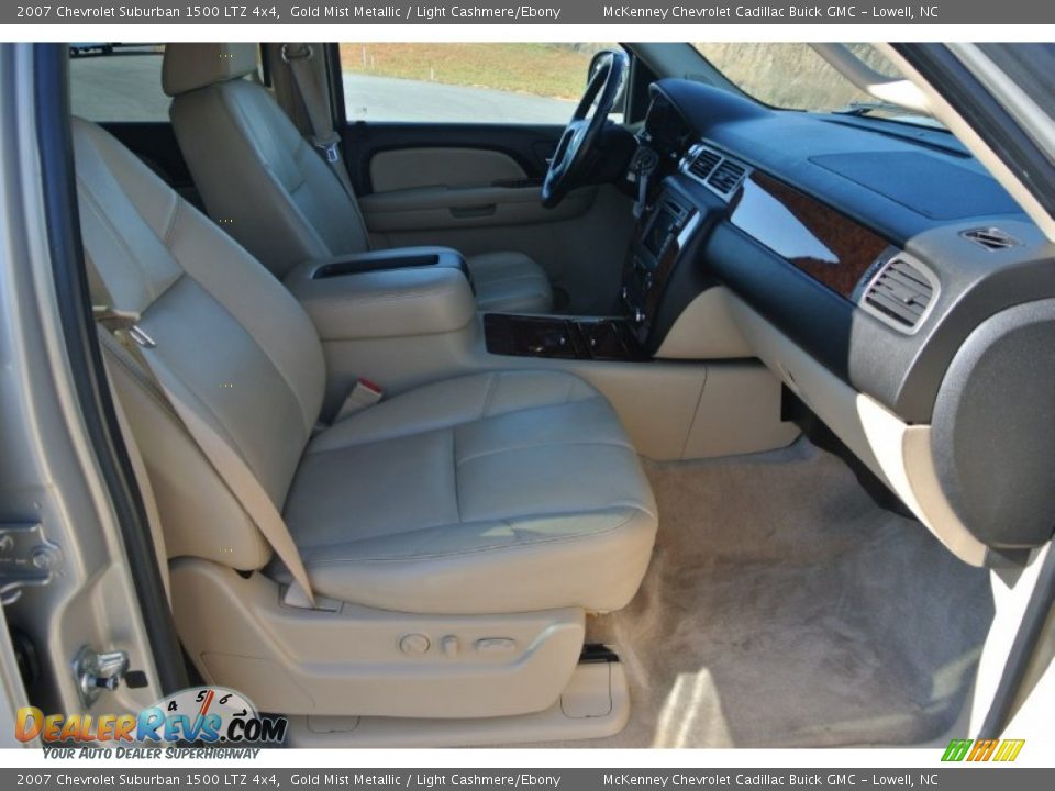 2007 Chevrolet Suburban 1500 LTZ 4x4 Gold Mist Metallic / Light Cashmere/Ebony Photo #25