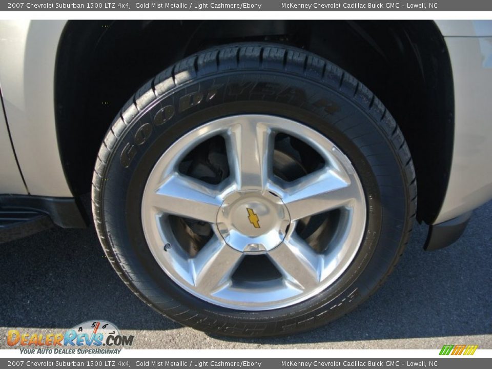 2007 Chevrolet Suburban 1500 LTZ 4x4 Gold Mist Metallic / Light Cashmere/Ebony Photo #28