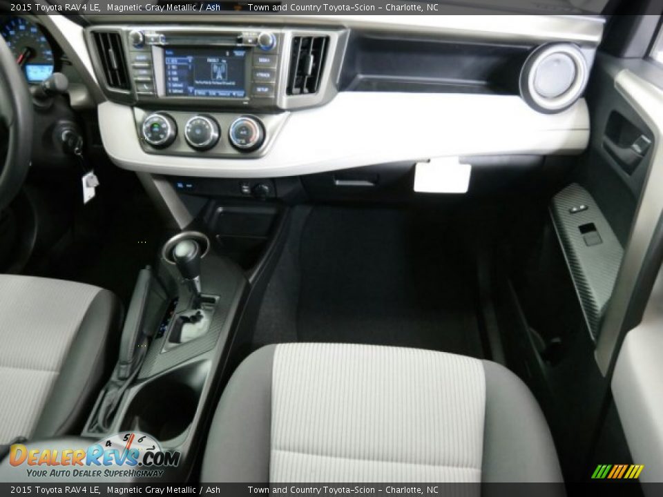 2015 Toyota RAV4 LE Magnetic Gray Metallic / Ash Photo #11