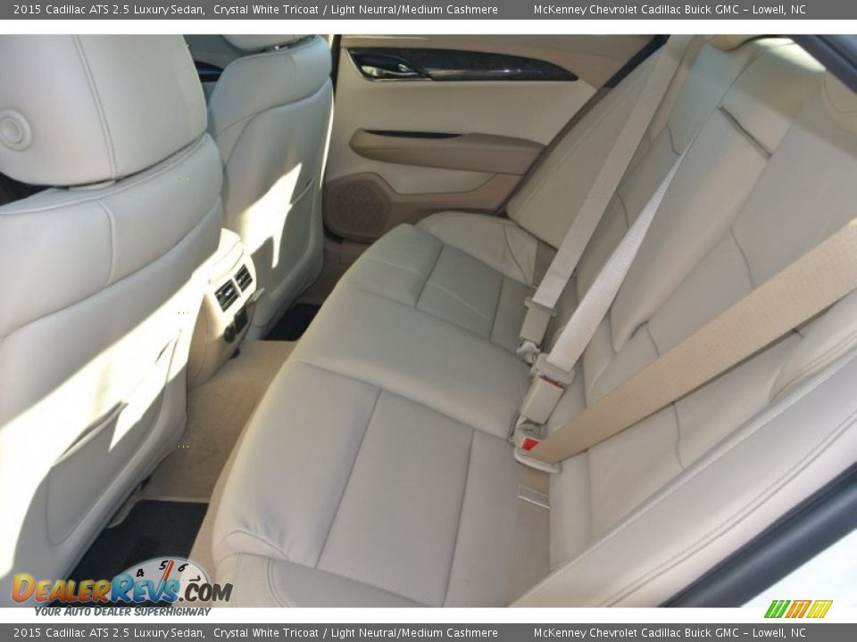 2015 Cadillac ATS 2.5 Luxury Sedan Crystal White Tricoat / Light Neutral/Medium Cashmere Photo #17