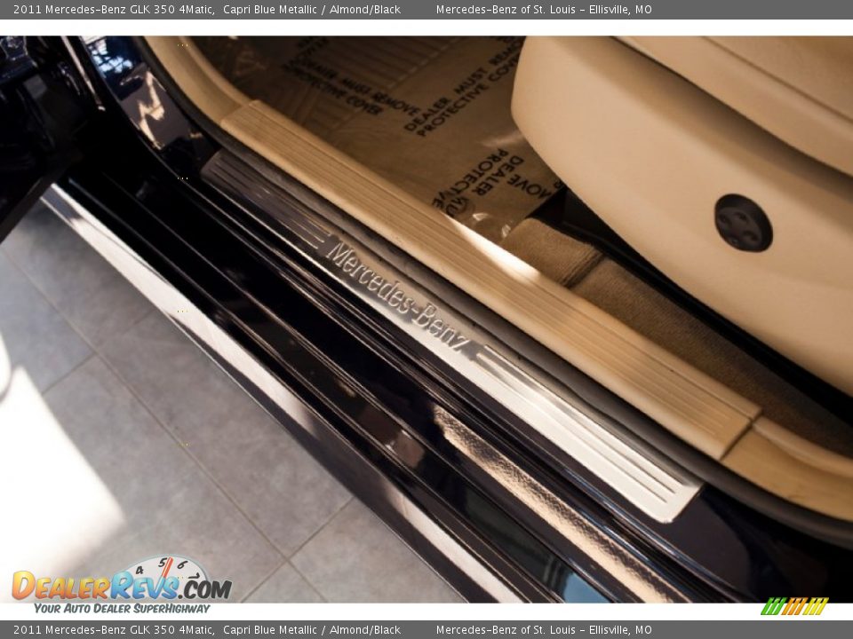 2011 Mercedes-Benz GLK 350 4Matic Capri Blue Metallic / Almond/Black Photo #18