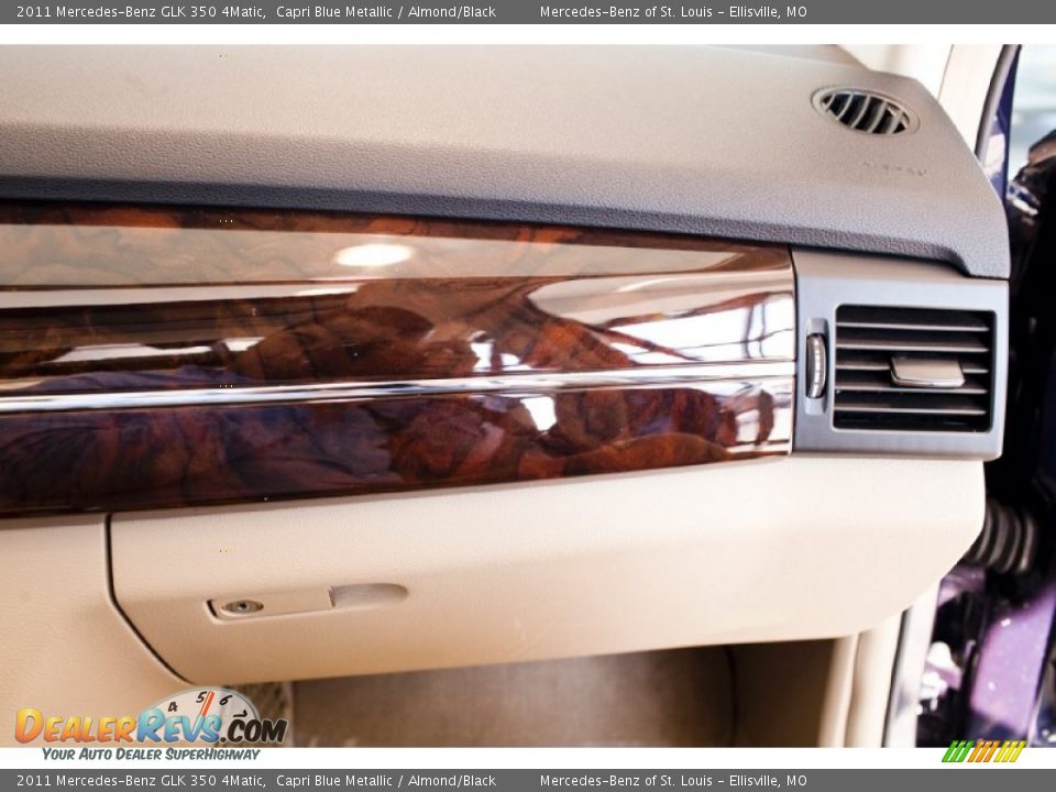 2011 Mercedes-Benz GLK 350 4Matic Capri Blue Metallic / Almond/Black Photo #34