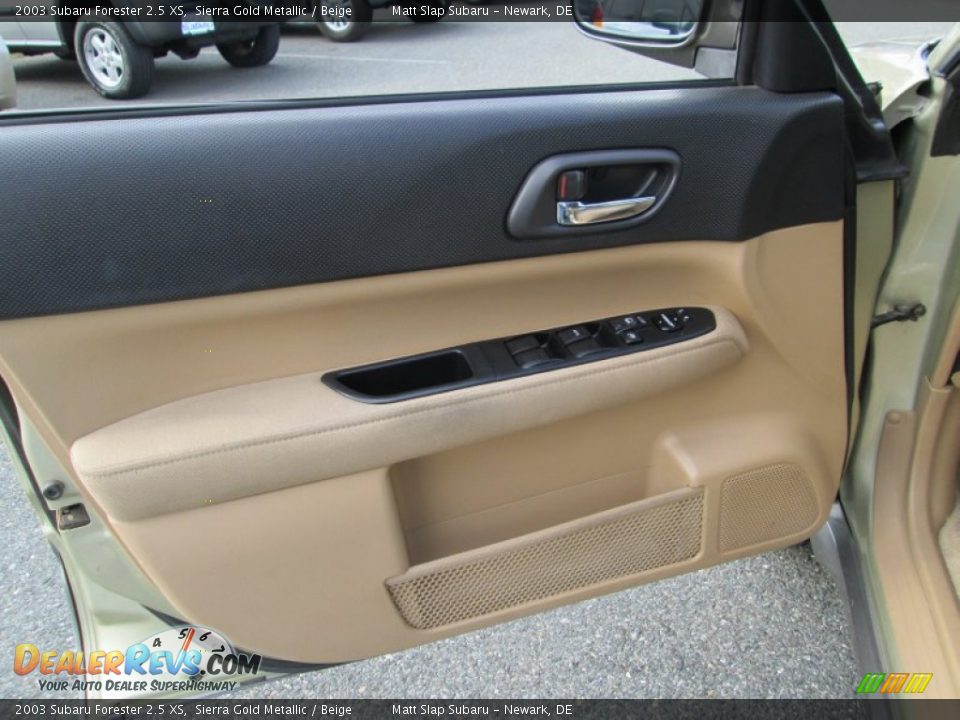 Door Panel of 2003 Subaru Forester 2.5 XS Photo #12