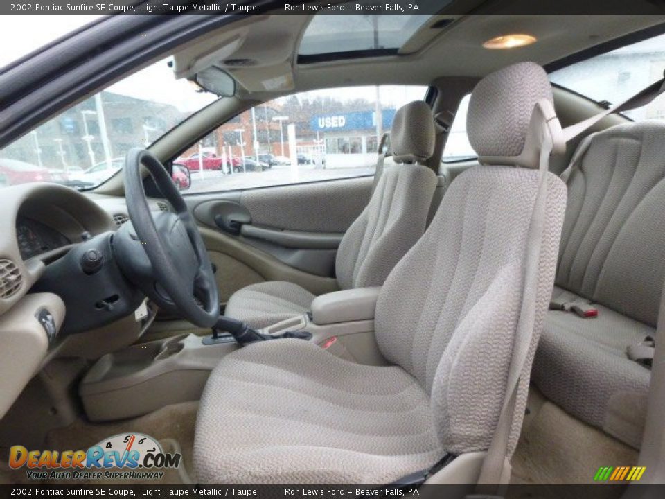 Taupe Interior - 2002 Pontiac Sunfire SE Coupe Photo #10