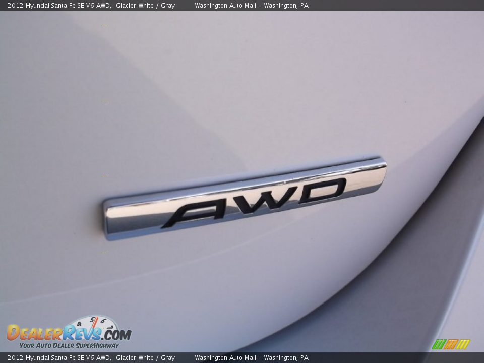 2012 Hyundai Santa Fe SE V6 AWD Glacier White / Gray Photo #9