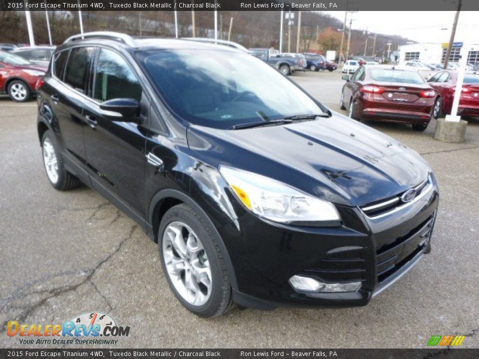 Front 3/4 View of 2015 Ford Escape Titanium 4WD Photo #2