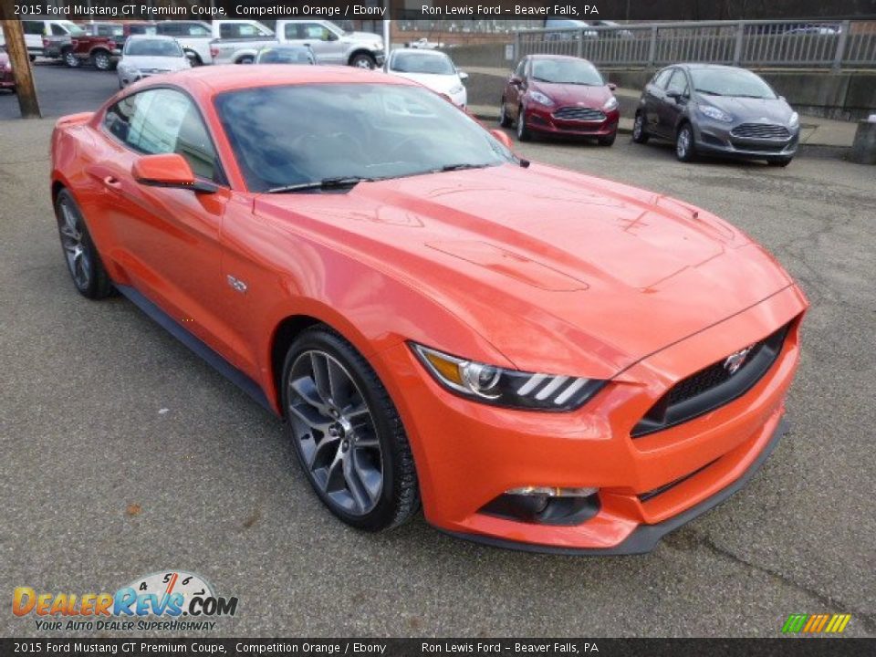 Front 3/4 View of 2015 Ford Mustang GT Premium Coupe Photo #2