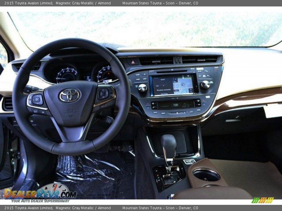 Dashboard of 2015 Toyota Avalon Limited Photo #6