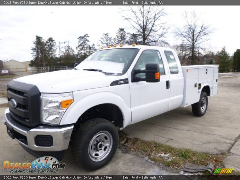 Front 3/4 View of 2015 Ford F250 Super Duty XL Super Cab 4x4 Utility Photo #2