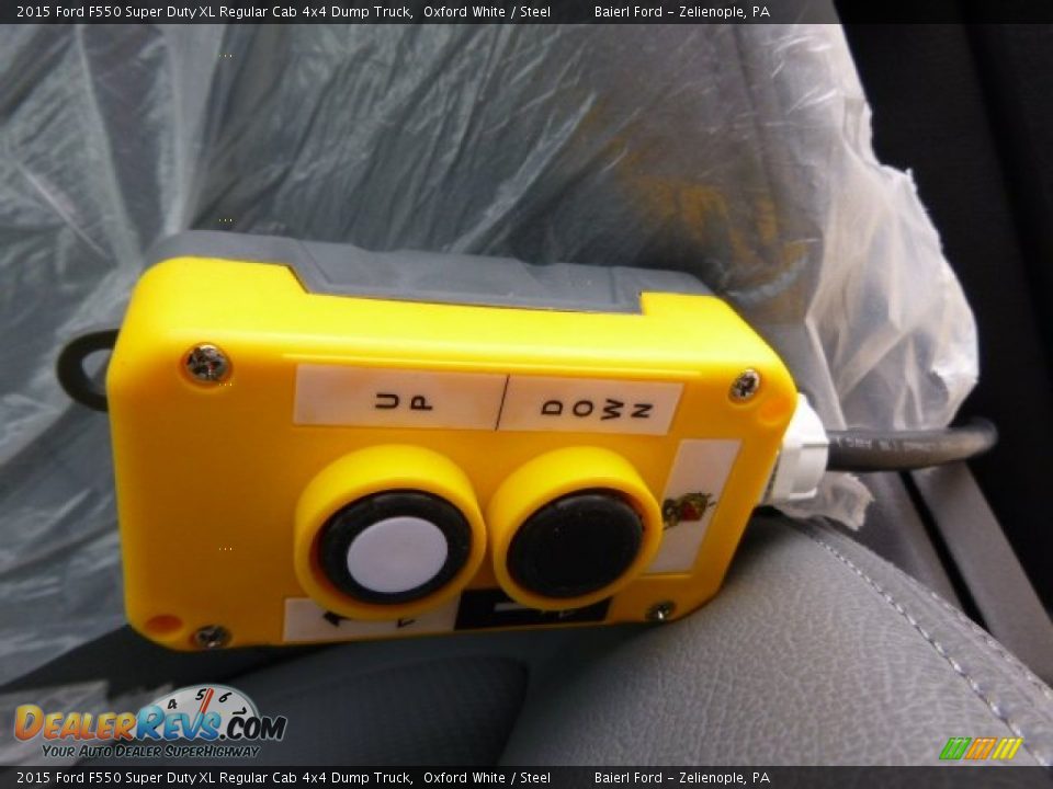 2015 Ford F550 Super Duty XL Regular Cab 4x4 Dump Truck Oxford White / Steel Photo #15