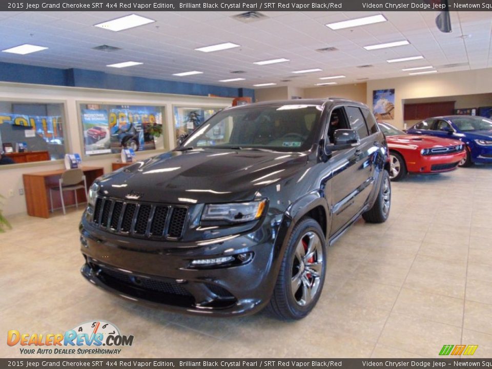 Front 3/4 View of 2015 Jeep Grand Cherokee SRT 4x4 Red Vapor Edition Photo #1