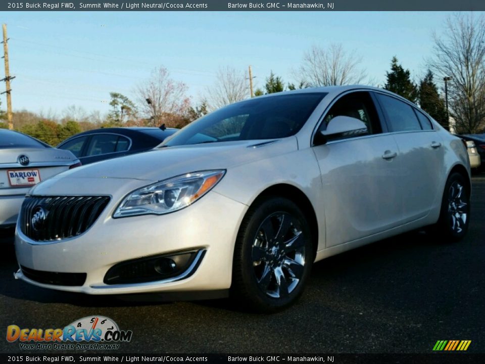 2015 Buick Regal FWD Summit White / Light Neutral/Cocoa Accents Photo #1