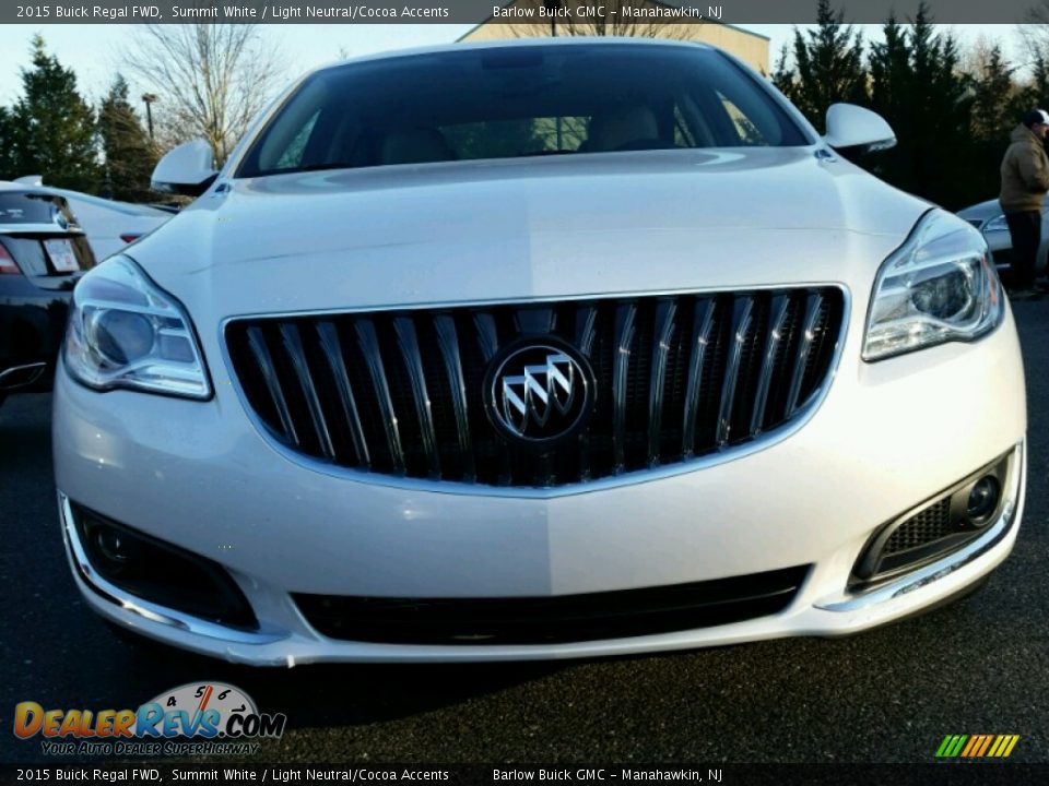 2015 Buick Regal FWD Summit White / Light Neutral/Cocoa Accents Photo #2