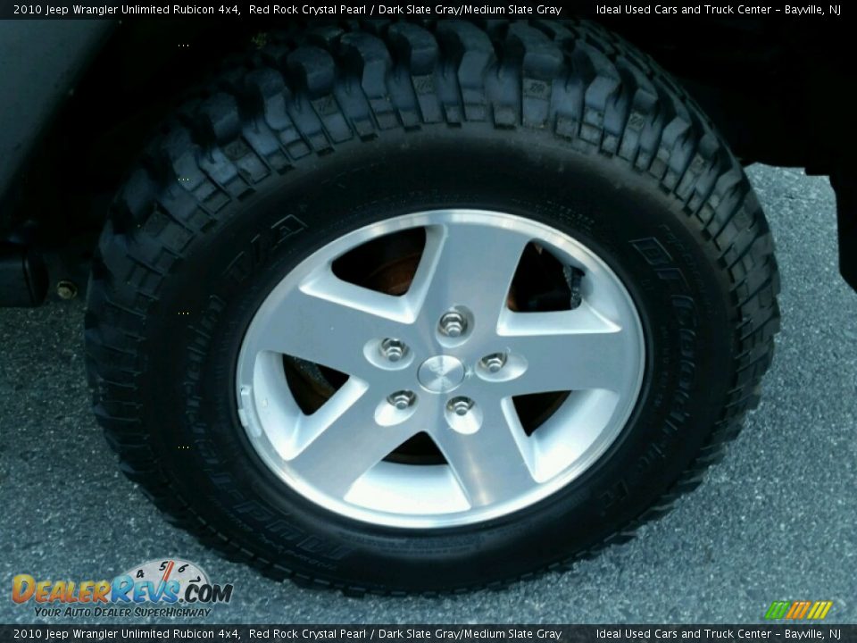 2010 Jeep Wrangler Unlimited Rubicon 4x4 Red Rock Crystal Pearl / Dark Slate Gray/Medium Slate Gray Photo #17
