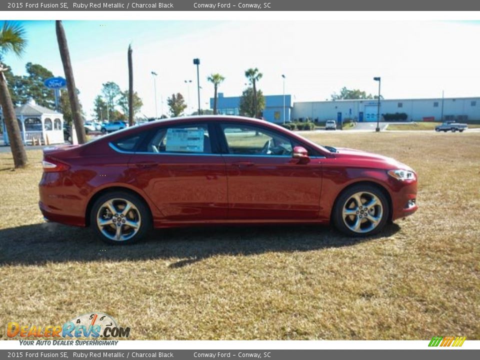 2015 Ford Fusion SE Ruby Red Metallic / Charcoal Black Photo #4