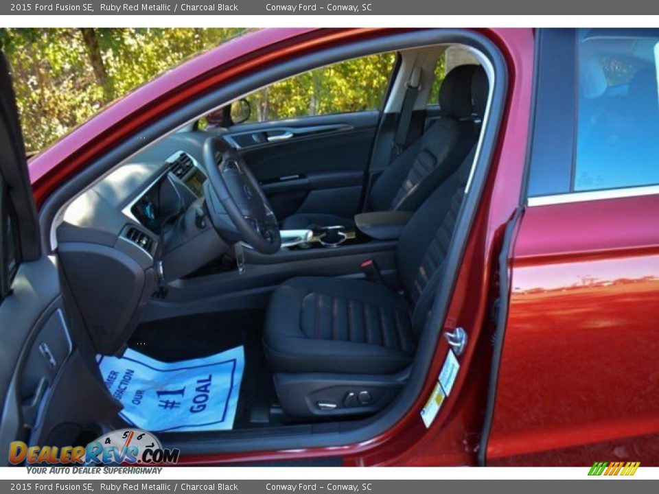 2015 Ford Fusion SE Ruby Red Metallic / Charcoal Black Photo #17