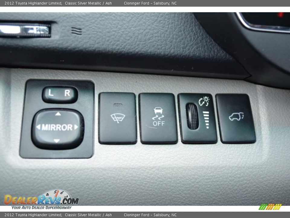 2012 Toyota Highlander Limited Classic Silver Metallic / Ash Photo #30