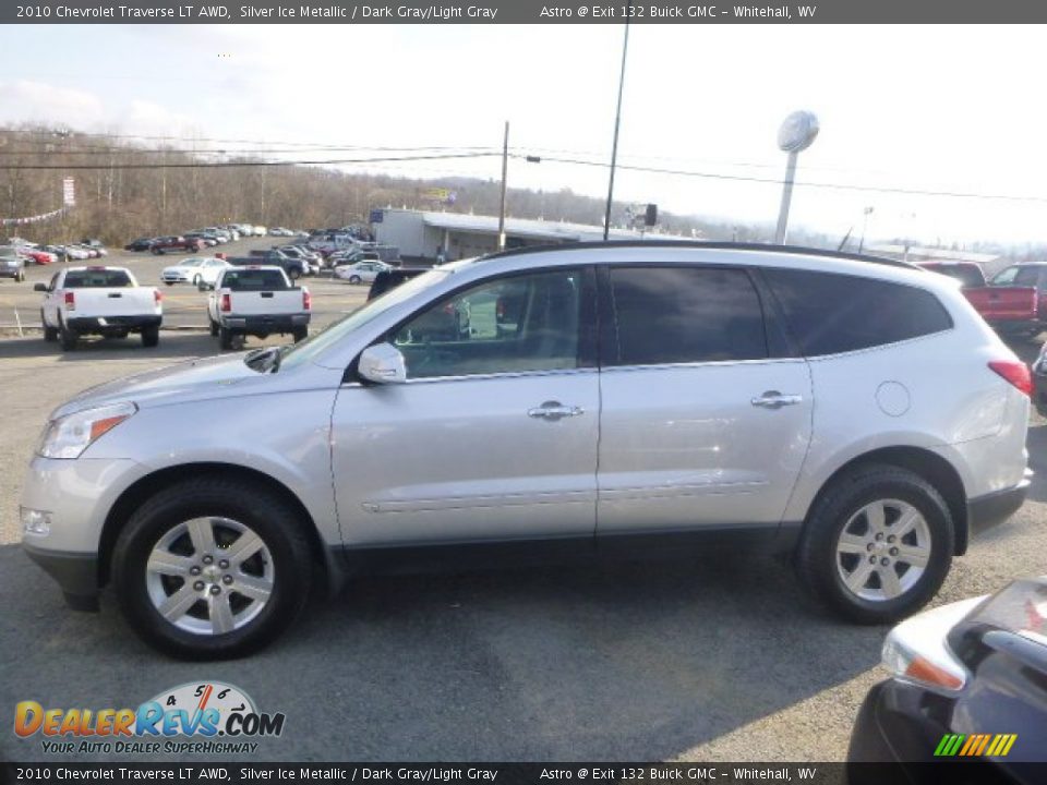 2010 Chevrolet Traverse LT AWD Silver Ice Metallic / Dark Gray/Light Gray Photo #4