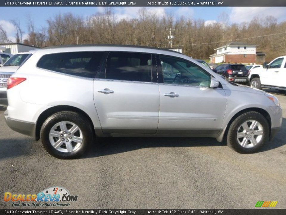 2010 Chevrolet Traverse LT AWD Silver Ice Metallic / Dark Gray/Light Gray Photo #8