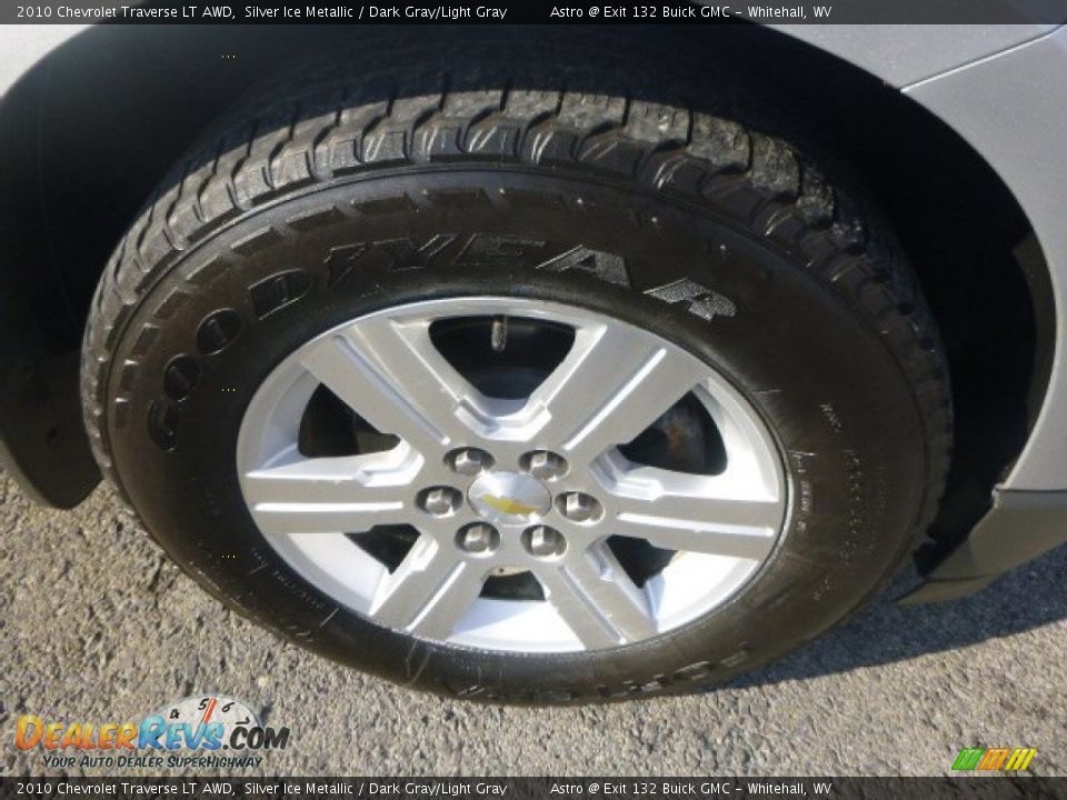 2010 Chevrolet Traverse LT AWD Silver Ice Metallic / Dark Gray/Light Gray Photo #9