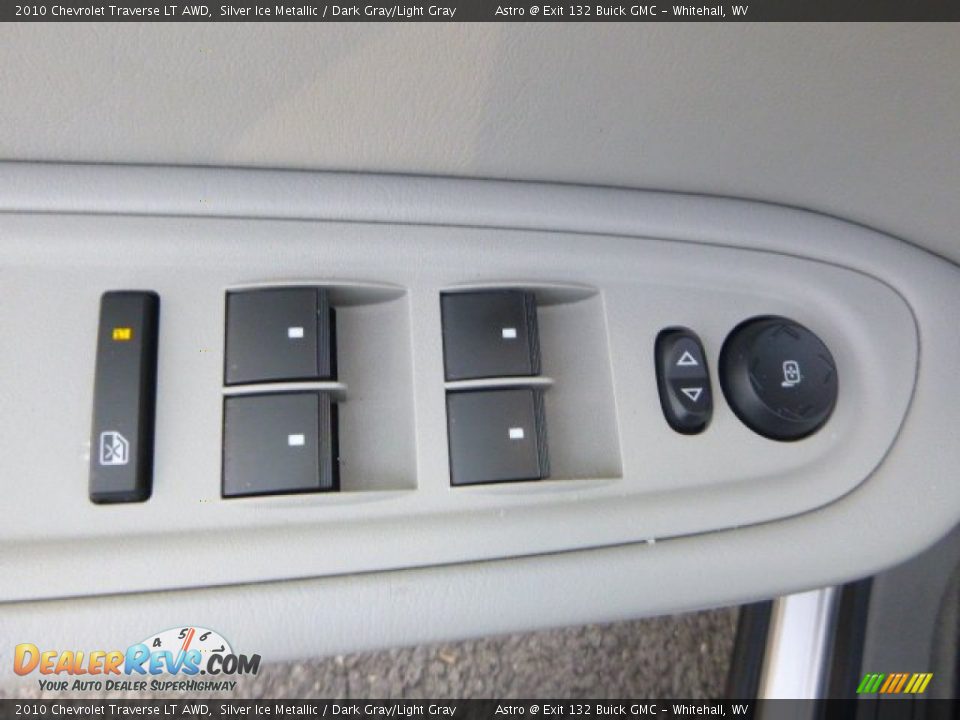 2010 Chevrolet Traverse LT AWD Silver Ice Metallic / Dark Gray/Light Gray Photo #14
